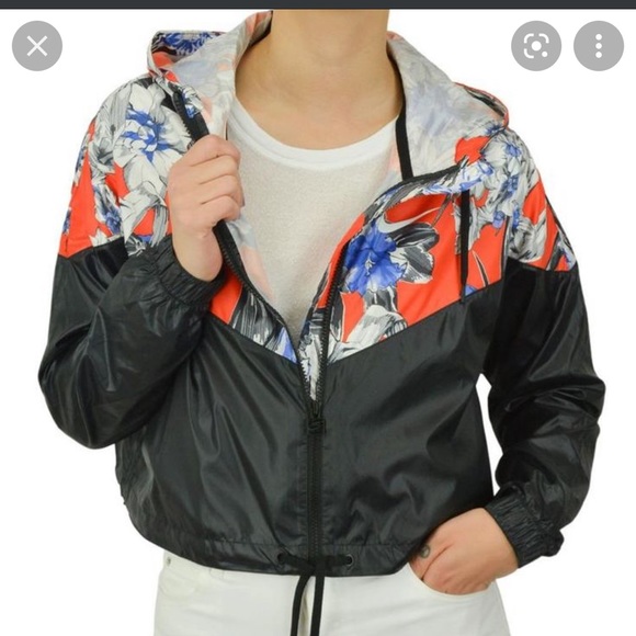 Nike Floral Windrunner - Picture 4 of 8